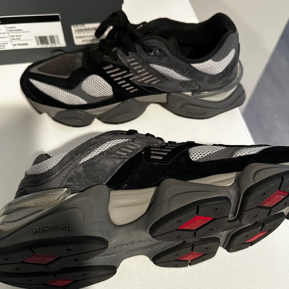 NEW BALANCE 9060 CASUAL SHOES